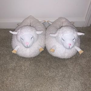 Arie Sheep Slippers